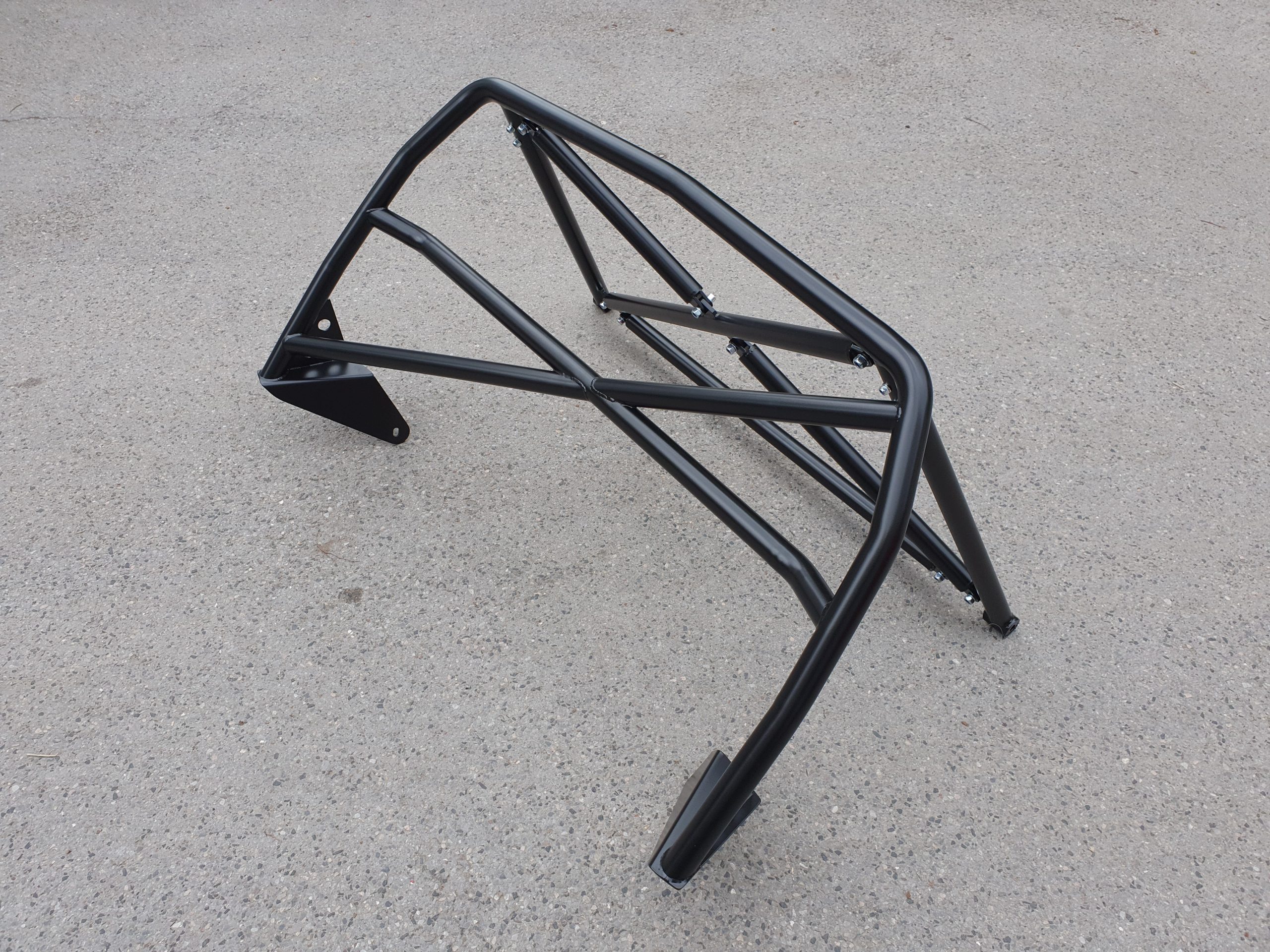 Clubsport-Bügel (lange Ausführung) passend für Porsche 944/968, inkl. Diagonal-Kreuz 3-teilig, inkl. eingeschweißtem und gebogenem Gurtrohr, inkl. geschraubter Strebe unter dem Diagonal-Kreuz, inkl. geschweißter Diagonale durch das Gurtrohr, Schwarz Pulver beschichtet