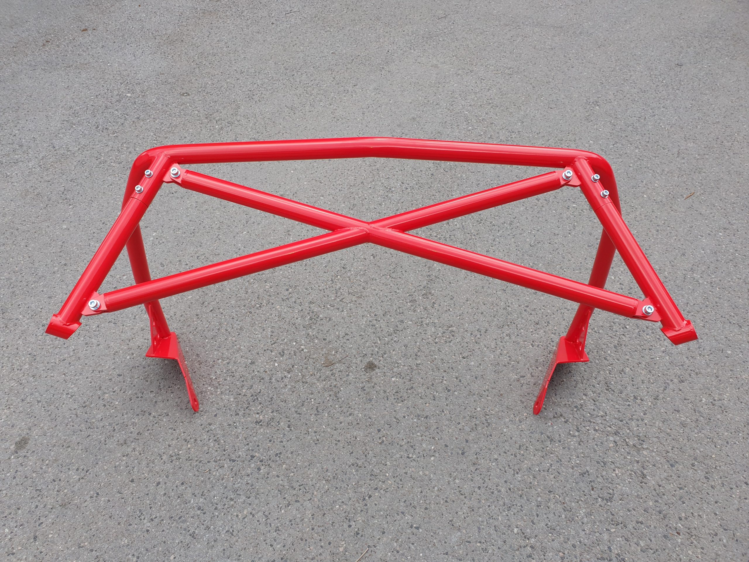 Clubsport-Bügel (kurze Ausführung) passend für Porsche 924/944, inkl. Diagonal-Kreuz 1-teilig (mittig geschweißt), Rot Pulver beschichtet