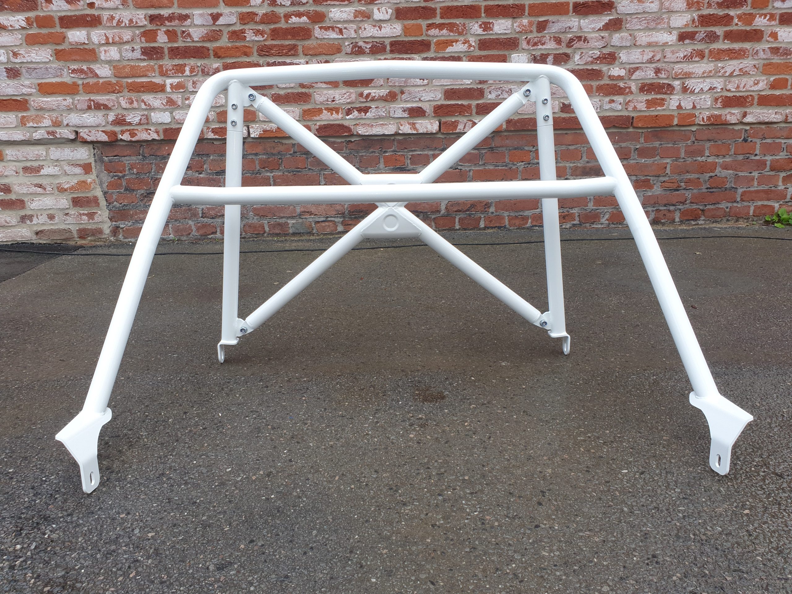 Clubsport-Bügel passend für Porsche 964, inkl. Diagonal-Kreuz 1-teilig (mittig geschweißt), inkl. Knotenbleche oben/unten im Diagonal-Kreuz, inkl. eingeschweißtem und gebogenem Gurtrohr, Weiß Pulver beschichtet