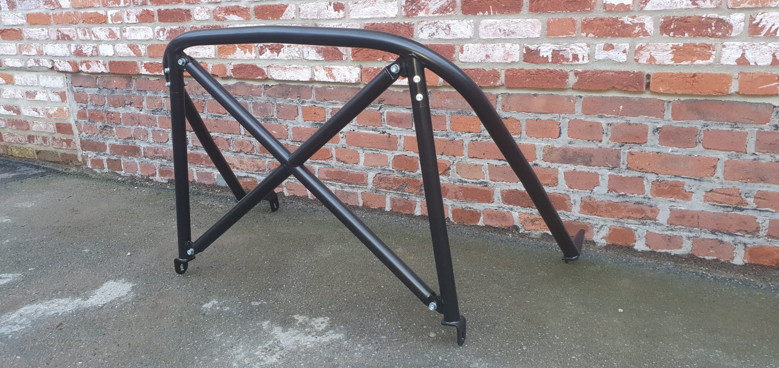 Clubsport-Bügel, passend für Porsche 911 G-Modell (Typ RETRO...IROC) (auch lieferbar für 964 und 993), inkl. Diagonal-Kreuz 1-teilig (mittig geschweißt), Schwarz Pulver beschichtet