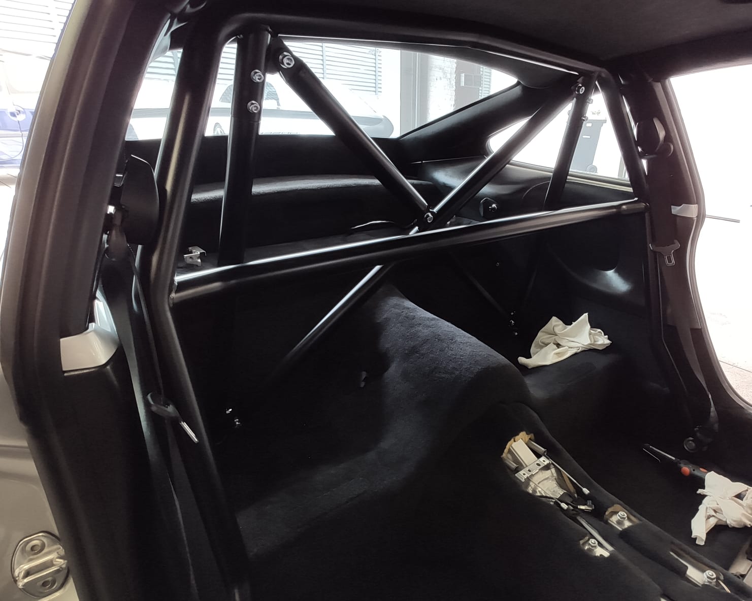 Clubsport-Bügel, passend für Porsche 997, inkl. Diagonal-Kreuz 3-teilig, inkl. eingeschweißtem und gebogenem Gurtrohr, Schwarz Pulver beschichtet