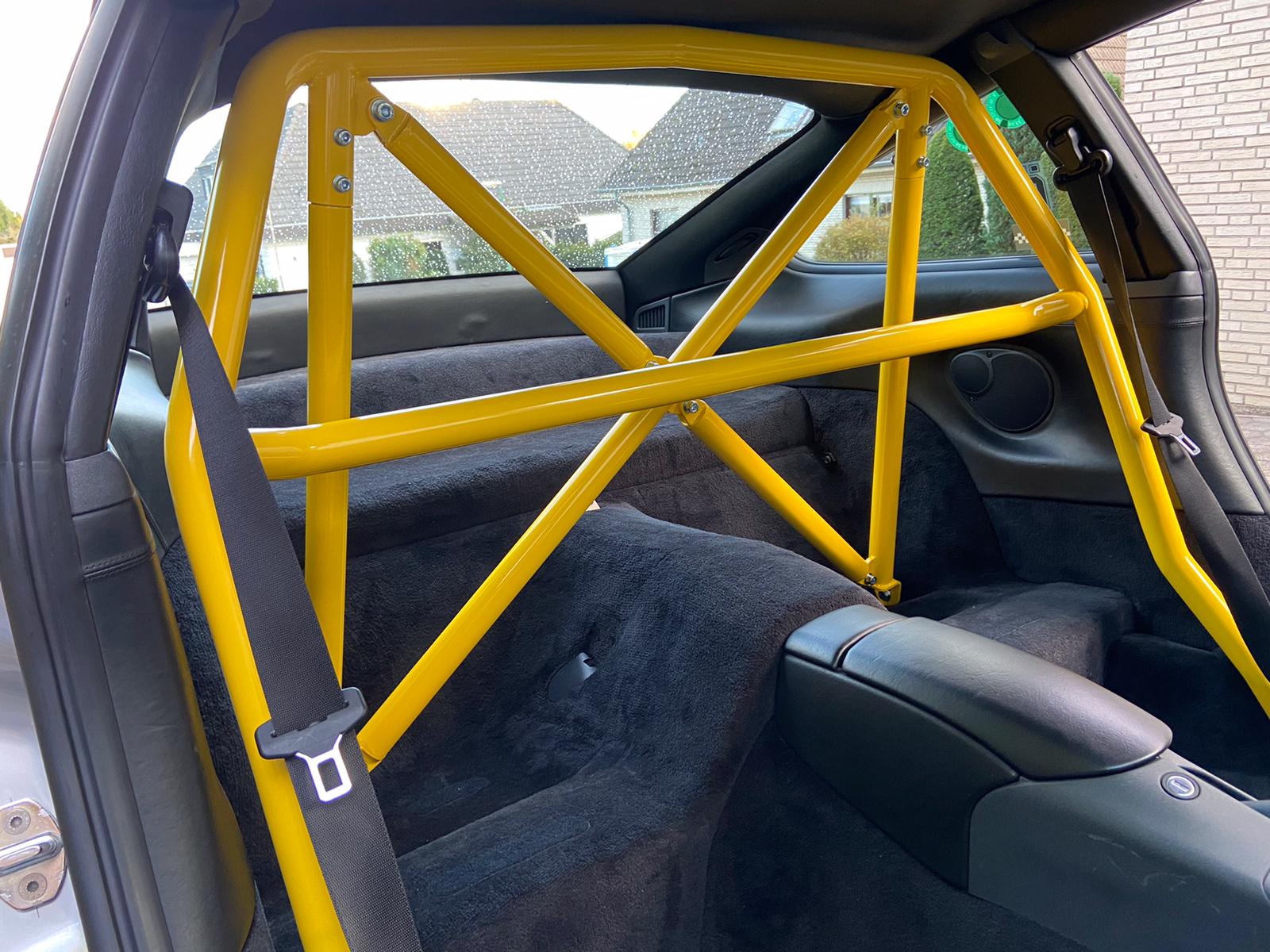 Clubsport-Bügel, passend für Porsche 996, inkl. Diagonal-Kreuz 3-teilig, inkl. eingeschweißtem und gebogenem Gurtrohr, Gelb Pulver beschichtet