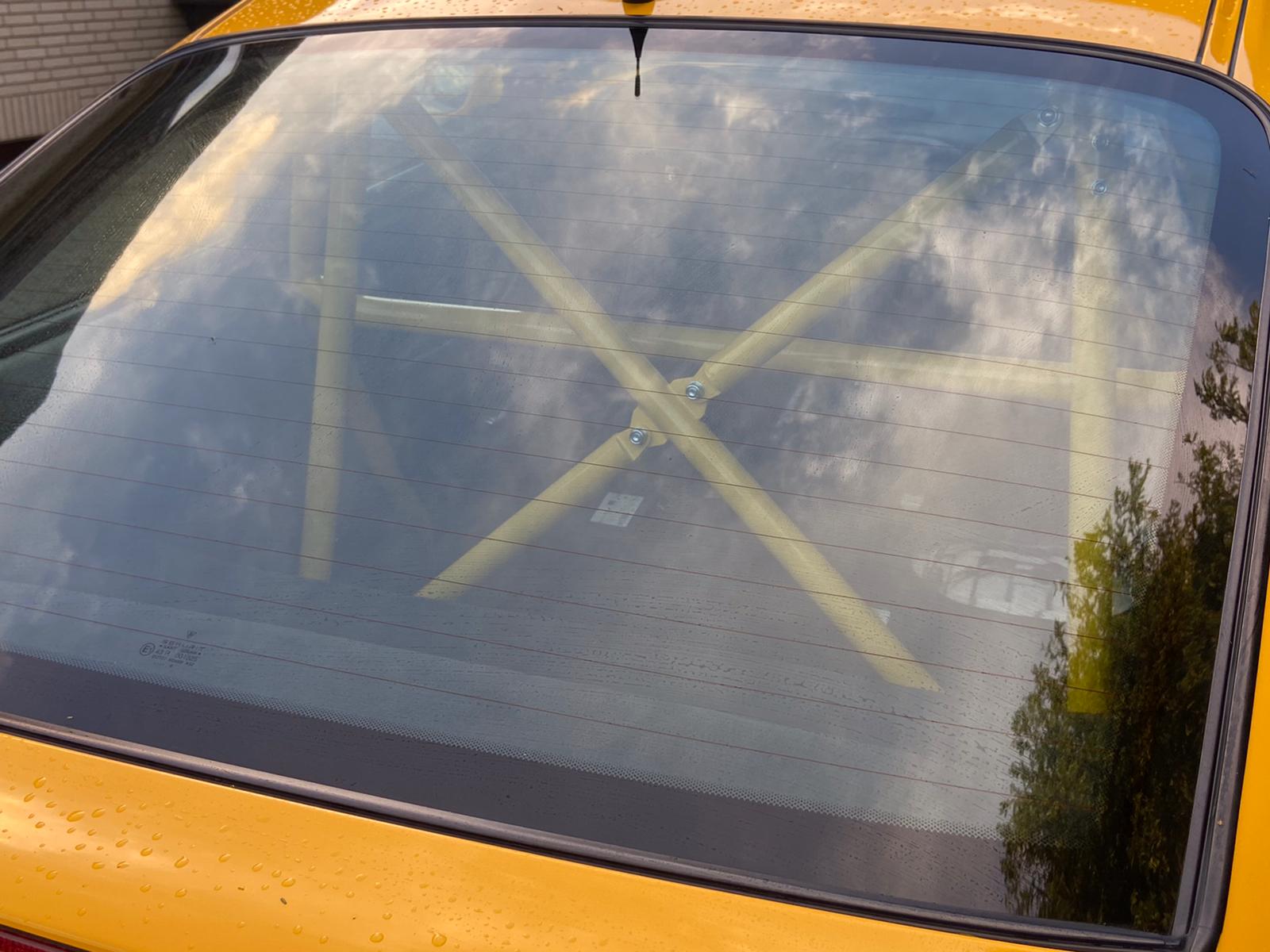 Clubsport-Bügel, passend für Porsche 996, inkl. Diagonal-Kreuz 3-teilig, inkl. eingeschweißtem und gebogenem Gurtrohr, Gelb Pulver beschichtet
