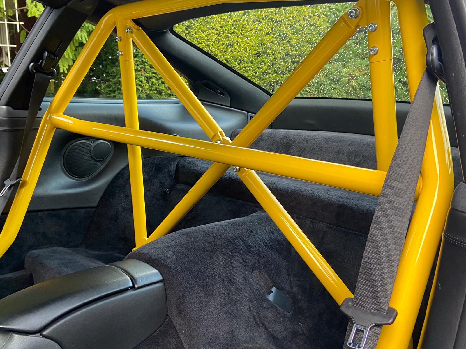 Clubsport-Bügel, passend für Porsche 996, inkl. Diagonal-Kreuz 3-teilig, inkl. eingeschweißtem und gebogenem Gurtrohr, Gelb Pulver beschichtet